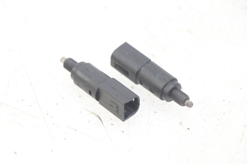 photo de CONTACTEUR FEU STOP GILERA RUNNER SP 50 (2009 - 2017) - Vue principale