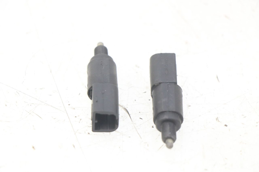 photo de CONTACTEUR FEU STOP GILERA RUNNER SP 50 (2009 - 2017) - Détail de la pièce