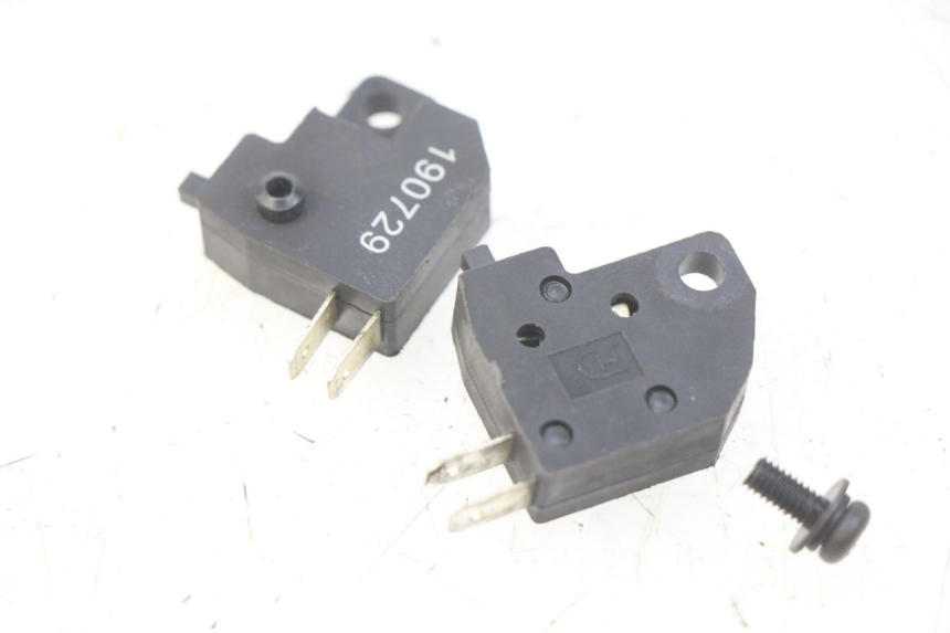 photo de CONTACTEUR FEU STOP LVNENG S5 1 (2019 - 2023) - Autre angle de vue