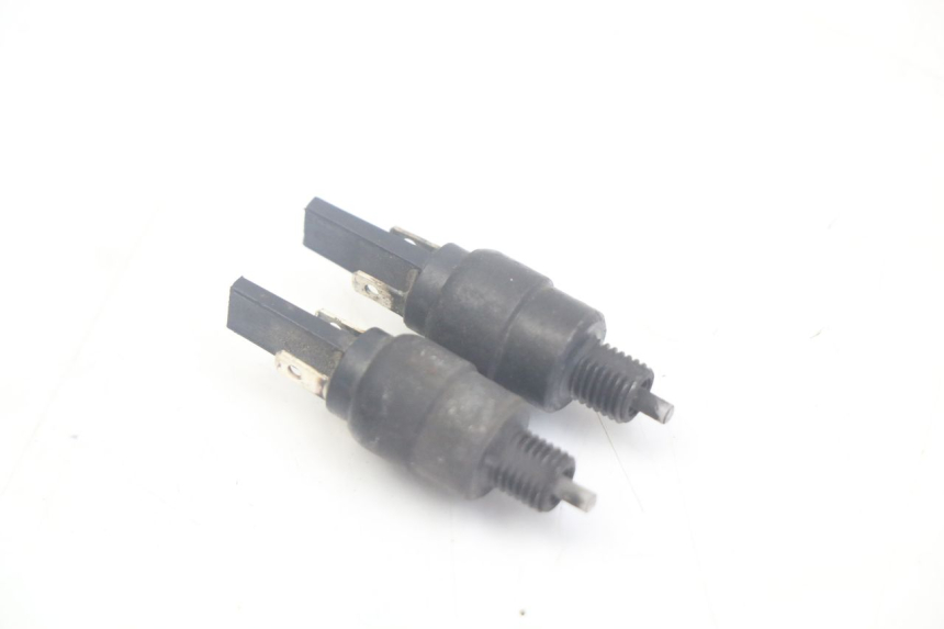 photo de CONTACTEUR FEU STOP APRILIA SCARABEO 100 (2003 - 2012) - Détail de la pièce