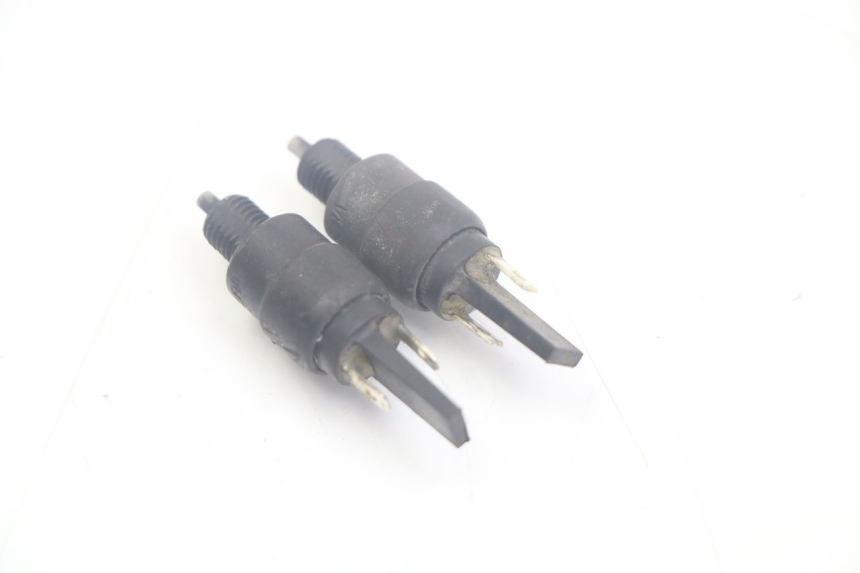 photo de CONTACTEUR FEU STOP APRILIA SCARABEO 100 (2003 - 2012) - Zoom état d’usage