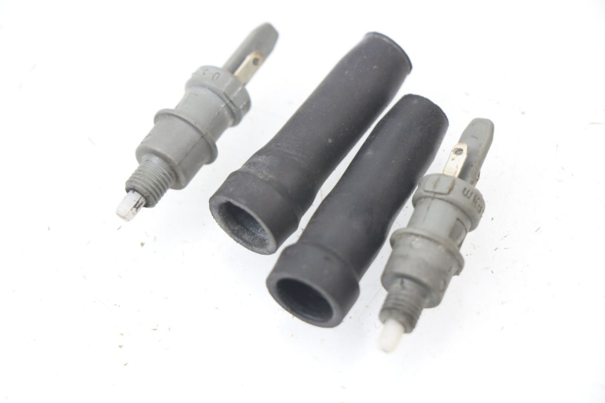 photo de CONTACTEUR FEU STOP PEUGEOT SPEEDFIGHT 2 AC 50 (2000 - 2009) - Détail de la pièce