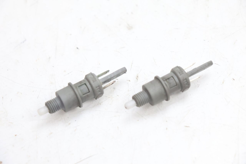photo de CONTACTEUR FEU STOP PEUGEOT SPEEDFIGHT 2 AC 50 (2000 - 2009) - Vue principale