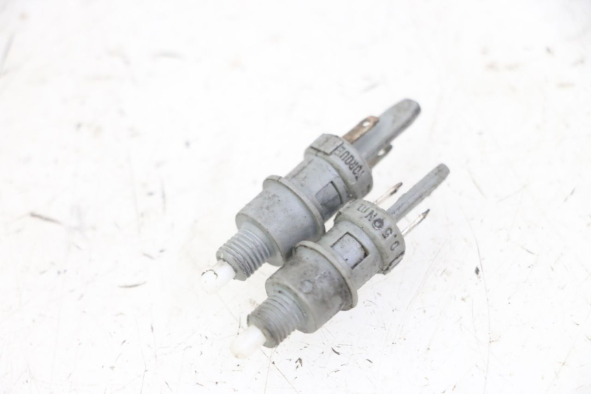 photo de CONTACTEUR FEU STOP PEUGEOT SPEEDFIGHT 2 LC 50 (2000 - 2009) - Vue principale