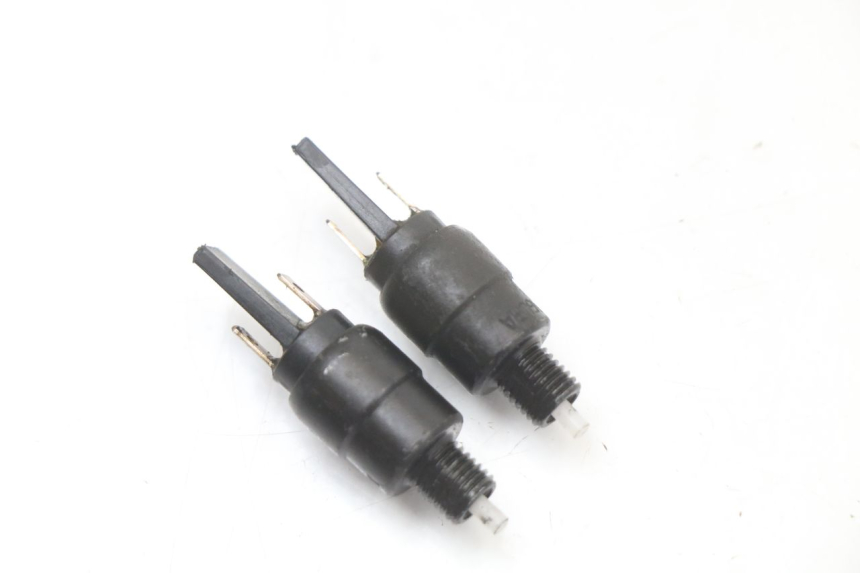 photo de CONTACTEUR FEU STOP APRILIA SR CARB LC 2T 50 (2004 - 2012) - Zoom état d’usage