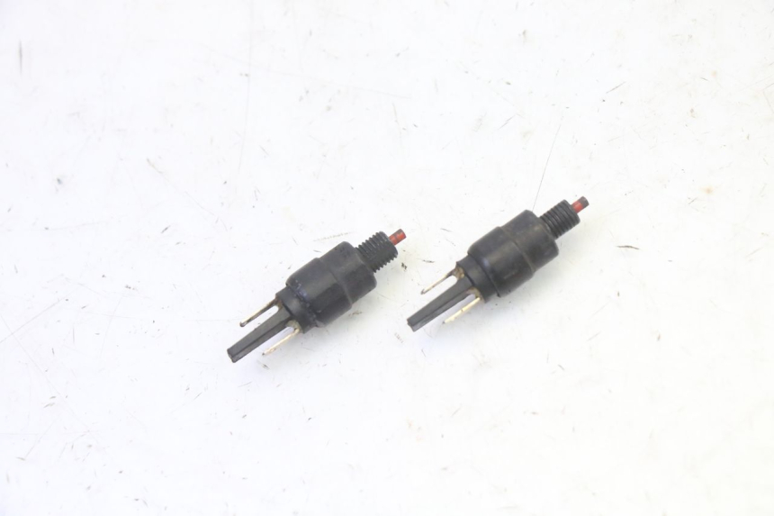 photo de CONTACTEUR FEU STOP APRILIA SR R 2T LC 50 (2018 - 2021) - Détail de la pièce