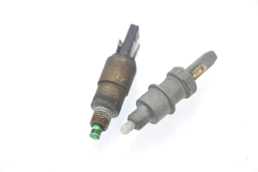 photo de CONTACTEUR FEU STOP GILERA STALKER 50 (1997 - 2005) - Vue principale