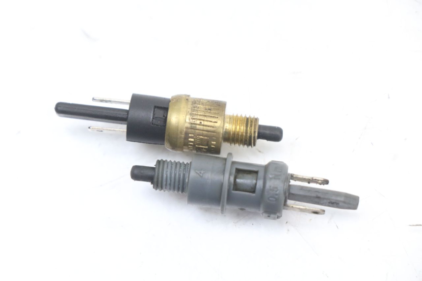 photo de CONTACTEUR FEU STOP PEUGEOT STREETZONE I 2T 50 (2018 - 2020) - Vue principale