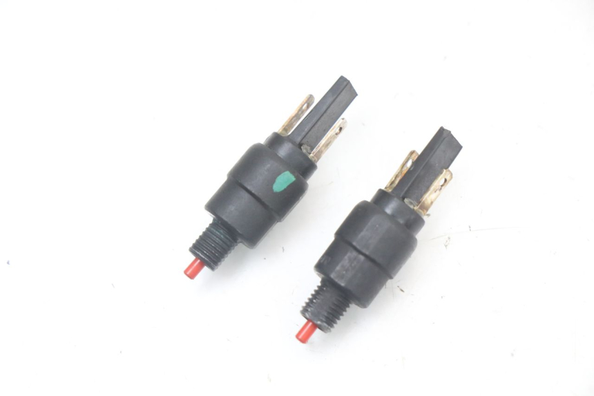 photo de CONTACTEUR FEU STOP PIAGGIO VESPA PRIMAVERA 4T 50 (2021 - 2024) - Vue principale