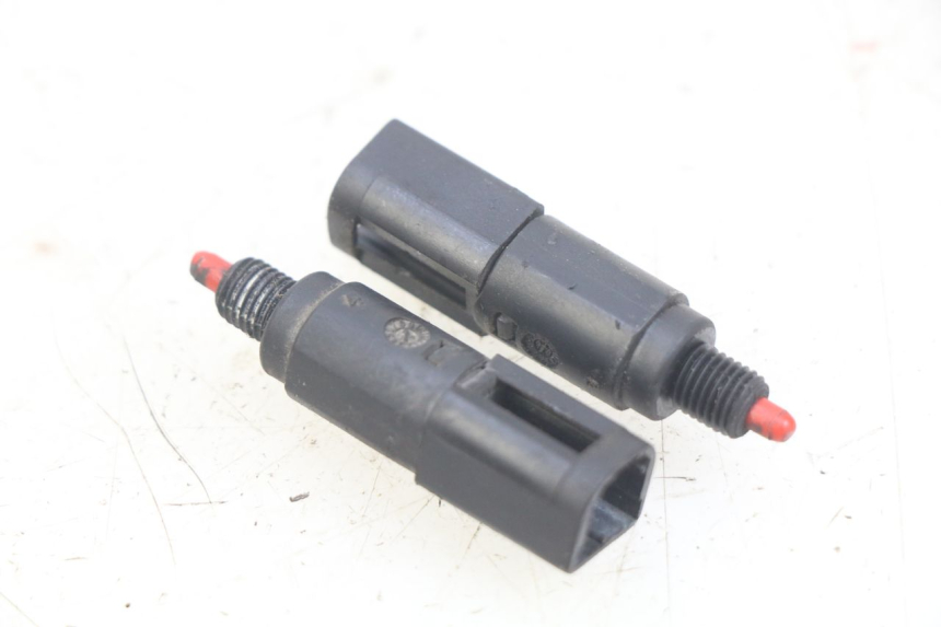 photo de CONTACTEUR FEU STOP PIAGGIO VESPA S 2T 50 (2007 - 2014) - Vue principale