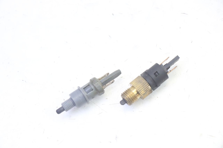 photo de CONTACTEUR FEU STOP PEUGEOT VIVACITY NEW 4T 50 (2008 - 2017) - Vue principale