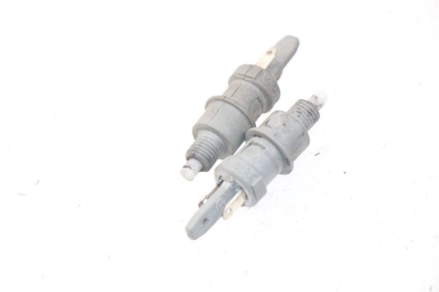 photo de CONTACTEUR FEU STOP PEUGEOT VIVACITY 50 (2004 - 2009) - Détail de la pièce