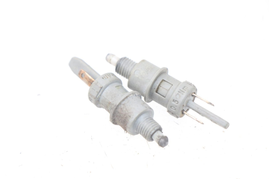 photo de CONTACTEUR FEU STOP PEUGEOT VIVACITY 50 (1998 - 2003) - Vue principale