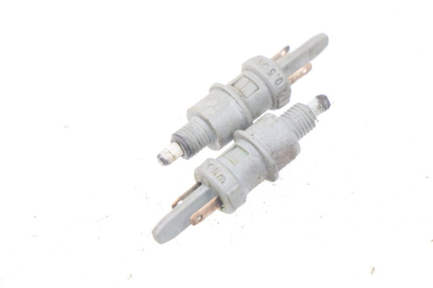 photo de CONTACTEUR FEU STOP PEUGEOT VIVACITY 50 (1998 - 2003) - Détail de la pièce