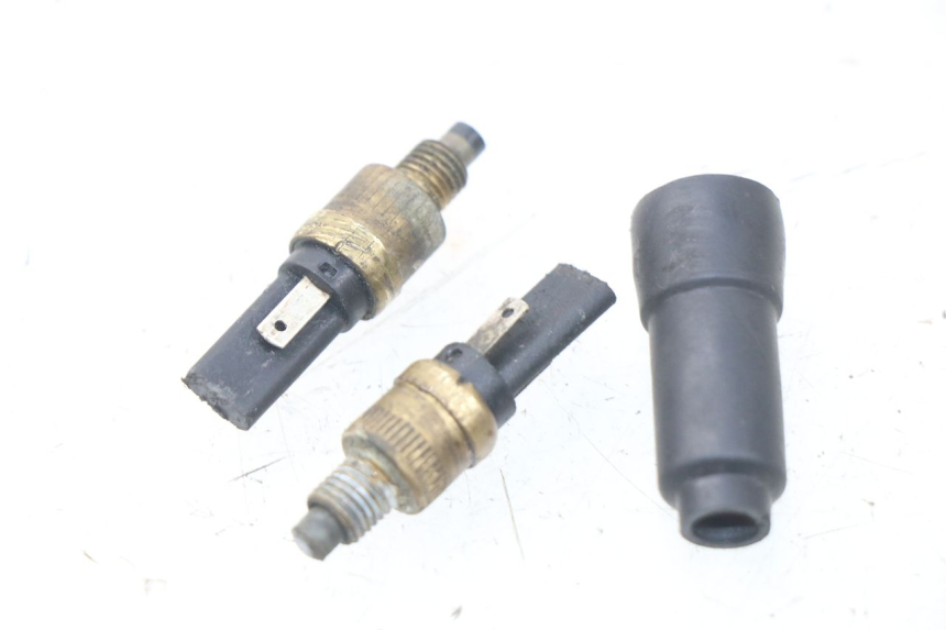 photo de CONTACTEUR FEU STOP PEUGEOT VIVACITY 100 (1999 - 2008) - Détail de la pièce