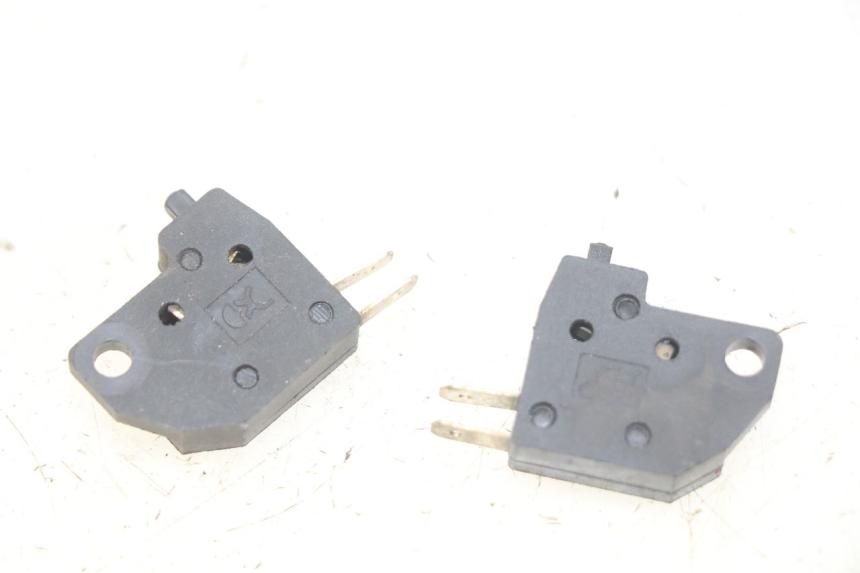 photo de CONTACTEUR FEU STOP KYMCO X-TOWN XTOWN 125 (2016 - 2021) - Vue principale