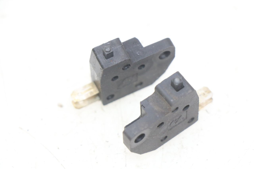 photo de CONTACTEUR FEU STOP KYMCO X-TOWN XTOWN 125 (2016 - 2021) - Détail de la pièce