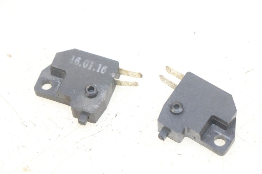 photo de CONTACTEUR FEU STOP KYMCO X-TOWN XTOWN 125 (2016 - 2021) - Zoom état d’usage