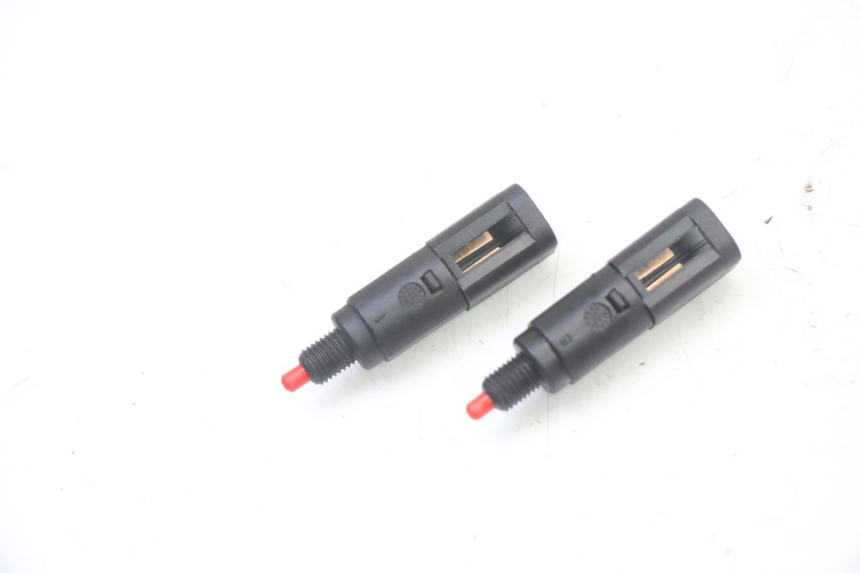 photo de CONTACTEUR FEU STOP PIAGGIO X9 EVOLUTION 125 (2003 - 2007) - Vue principale