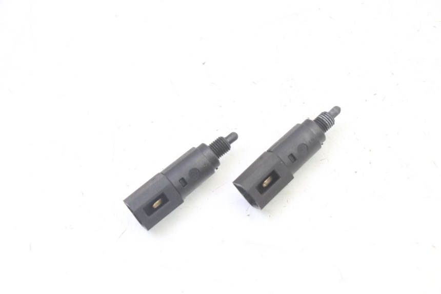 photo de CONTACTEUR FEU STOP PIAGGIO X9 EVOLUTION 125 (2003 - 2007) - Détail de la pièce