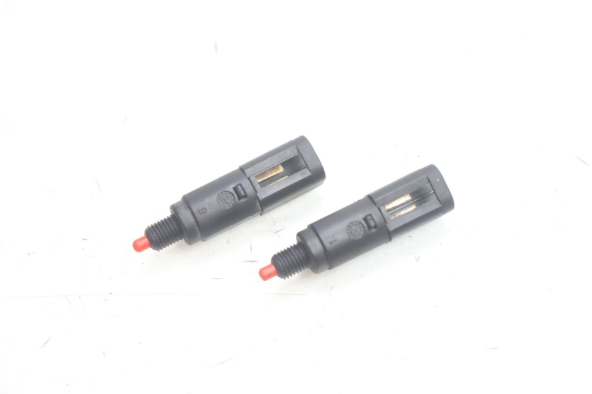 photo de CONTACTEUR FEU STOP PIAGGIO X9 EVOLUTION 125 (2003 - 2007) - Vue principale