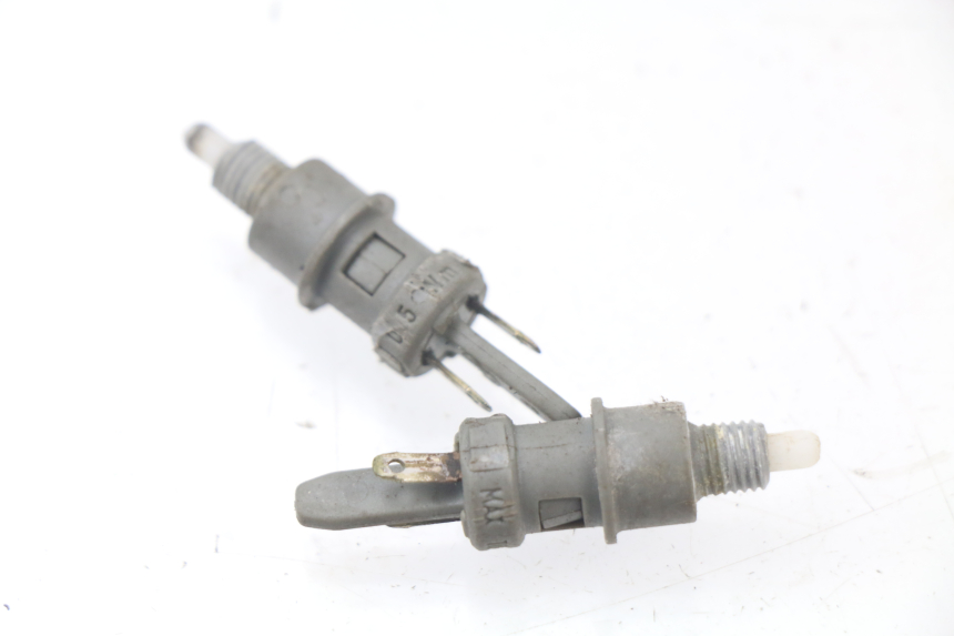 photo de CONTACTEUR FEU STOP PIAGGIO X9 125 (2000 - 2003) - Vue principale