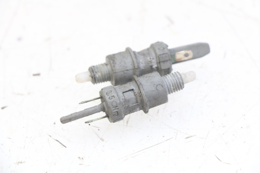 photo de CONTACTEUR FEU STOP PIAGGIO X9 125 (2000 - 2003) - Vue principale