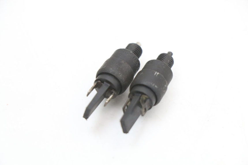 photo de CONTACTEUR FEU STOP PIAGGIO XEVO - X EVO 125 (2007 - 2017) - Zoom état d’usage