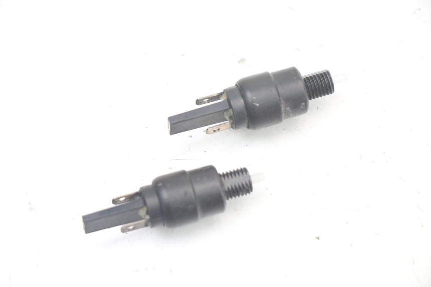 photo de CONTACTEUR FEU STOP PIAGGIO XEVO - X EVO 125 (2007 - 2017) - Détail de la pièce