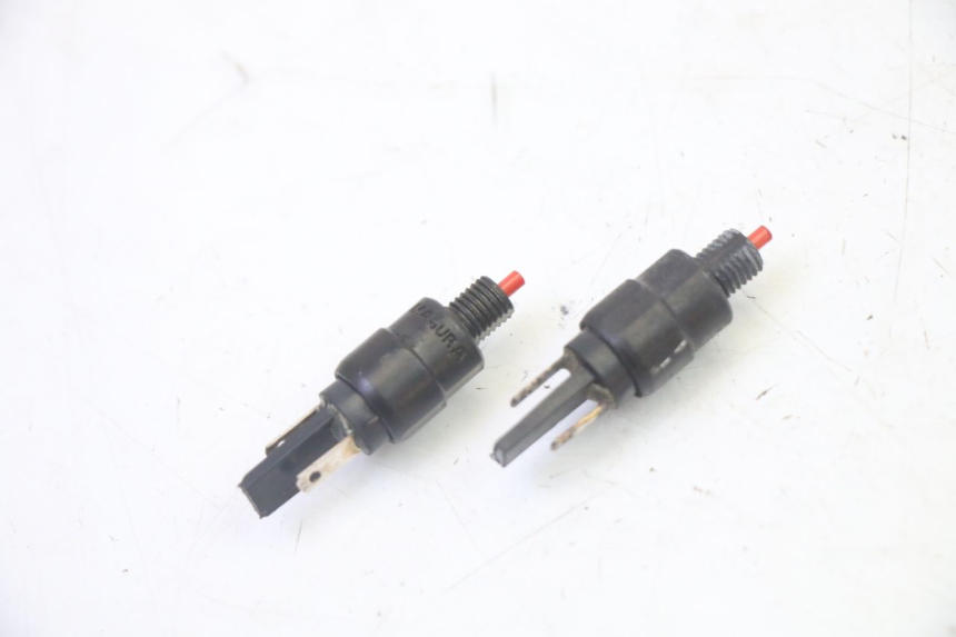 photo de CONTACTEUR FEU STOP PIAGGIO XEVO - X EVO 125 (2007 - 2017) - Détail de la pièce