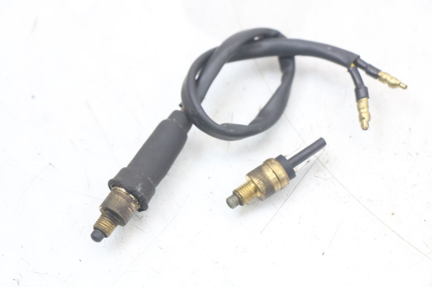 photo de CONTACTEUR FEU STOP YAMAHA BW'S NG NEXT GENERATION 50 (1996 - 2003) - Détail de la pièce