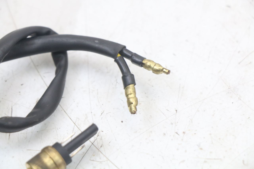 photo de CONTACTEUR FEU STOP YAMAHA BW'S NG NEXT GENERATION 50 (1996 - 2003) - Autre angle de vue