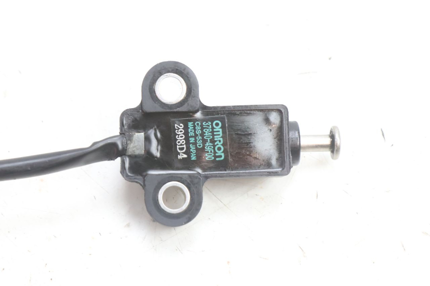 photo de COUPE CONTACT BEQUILLE SUZUKI BURGMAN 125 (2007 - 2014) - Gros plan technique