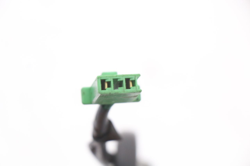 photo de COUPE CONTACT BEQUILLE HONDA FES S-WING SWING ABS 125 (2007 - 2015) - Gros plan technique