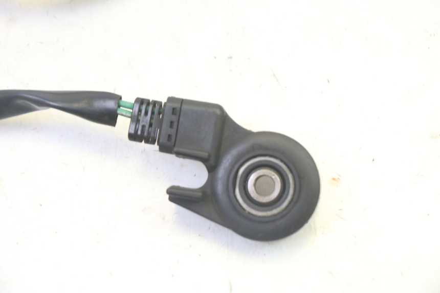 photo de COUPE CONTACT BEQUILLE HONDA FES S-WING SWING ABS 125 (2007 - 2015) - Détail de la pièce