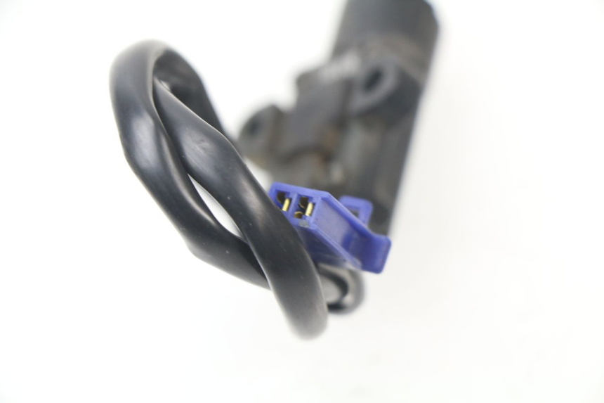 photo de COUPE CONTACT BEQUILLE MBK FLAME X 125 (2004 - 2007) - Détail de la pièce