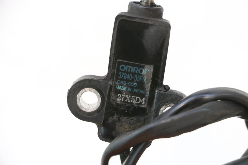 photo de COUPE CONTACT BEQUILLE SUZUKI GSR 600 (2005 - 2012) - Détail de la pièce