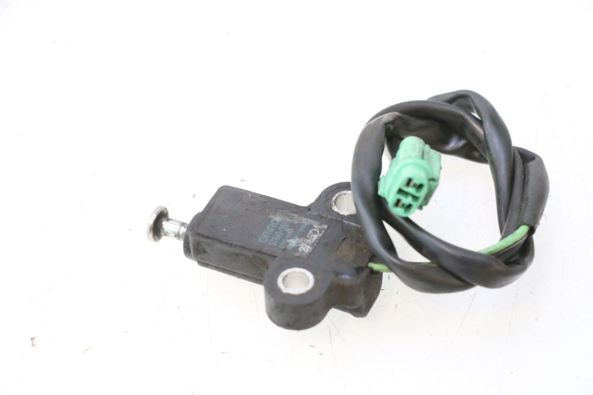 photo de COUPE CONTACT BEQUILLE SUZUKI GSR 600 (2005 - 2012) - Gros plan technique