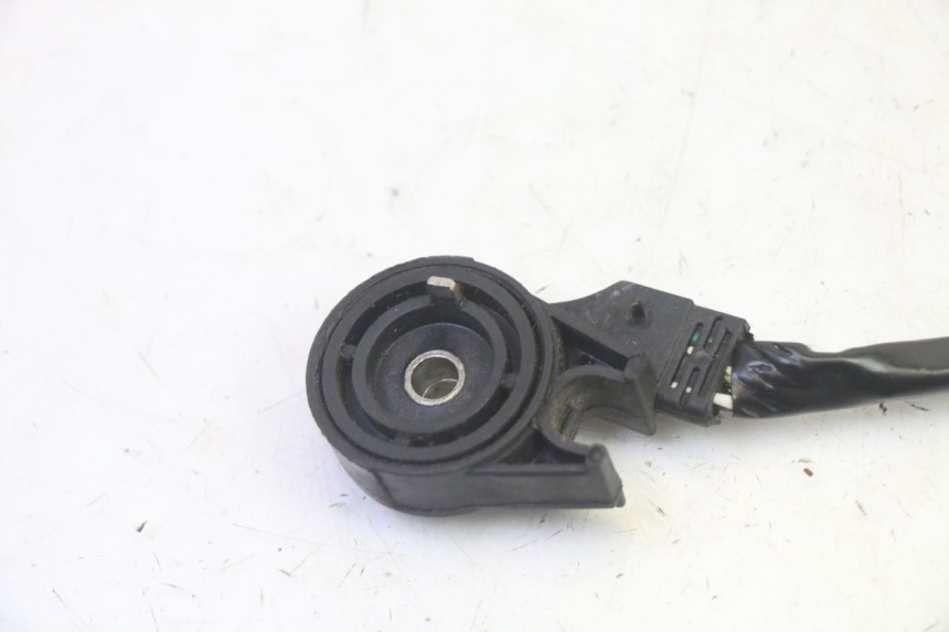 photo de COUPE CONTACT BEQUILLE EFUN PUSA 1 - Gros plan technique