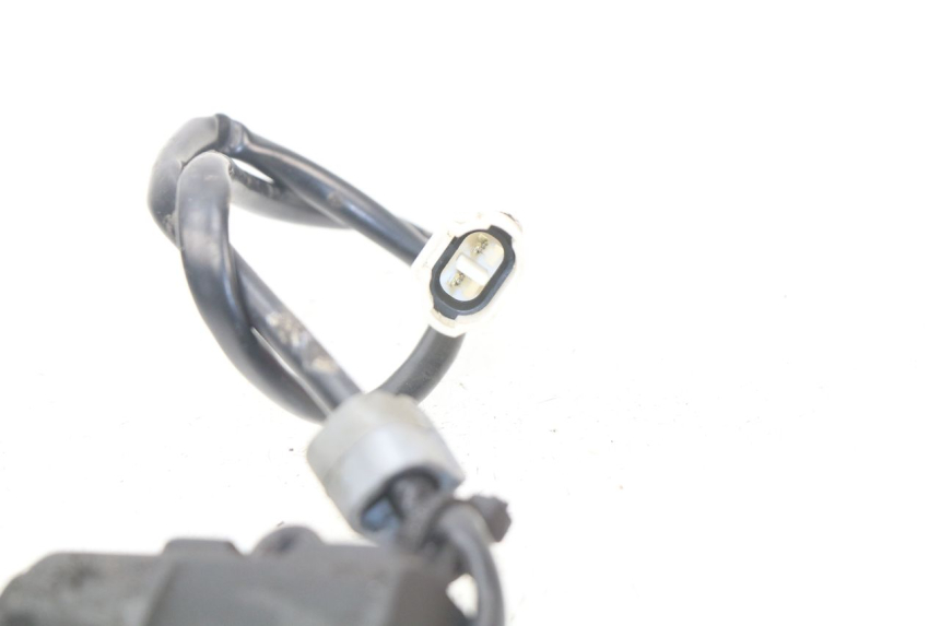 photo de COUPE CONTACT BEQUILLE PIAGGIO VESPA GTS IE ABS 300 (2016 - 2018) - Zoom état d’usage