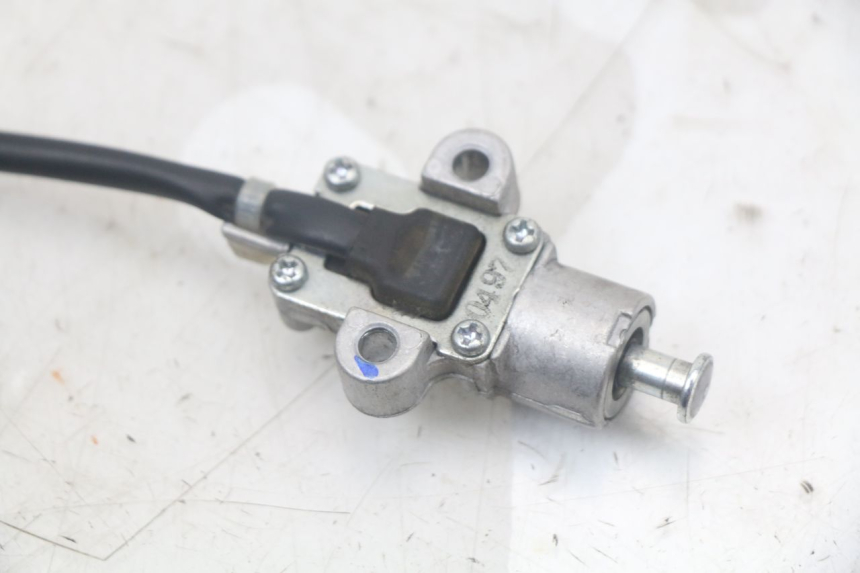 photo de COUPE CONTACT BEQUILLE YAMAHA XMAX X-MAX ABS 125 (2017 - 2020) - Gros plan technique