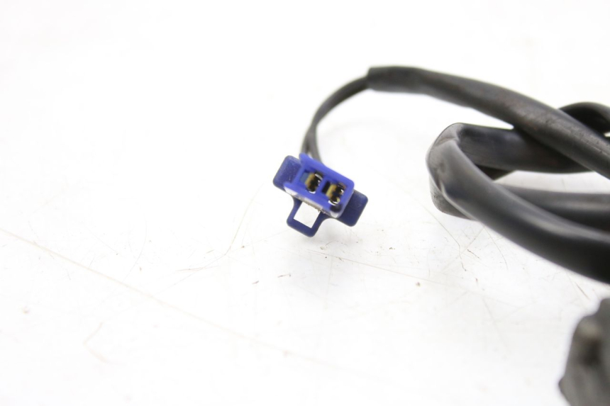 photo de COUPE CONTACT BEQUILLE YAMAHA XMAX X-MAX 125 (2006 - 2009) - Gros plan technique