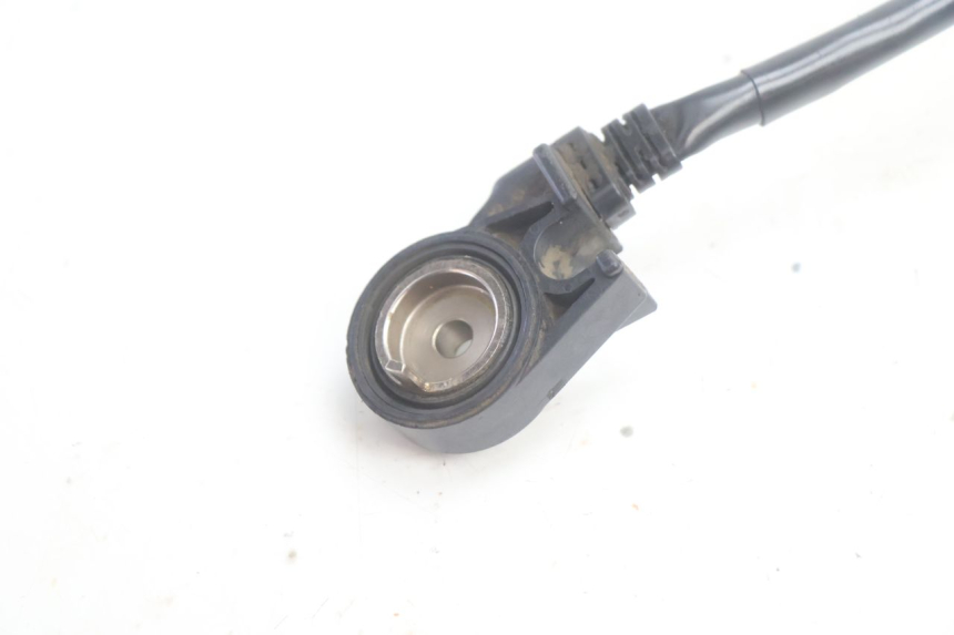 photo de COUPE CONTACT BEQUILLE HONDA XLV VARADERO 125 (2007 - 2012) - Gros plan technique