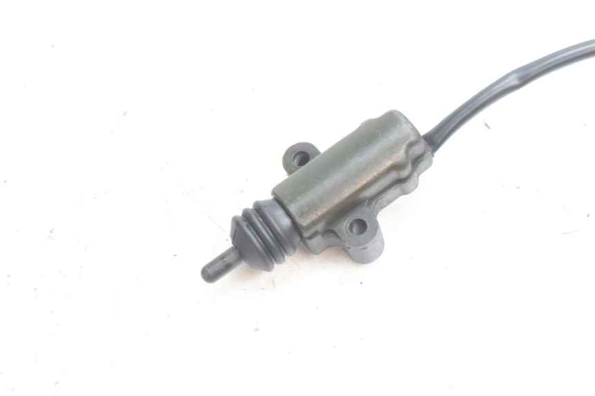 photo de COUPE CONTACT BEQUILLE KAWASAKI ZZR 600 (1995 - 2004) - Détail de la pièce
