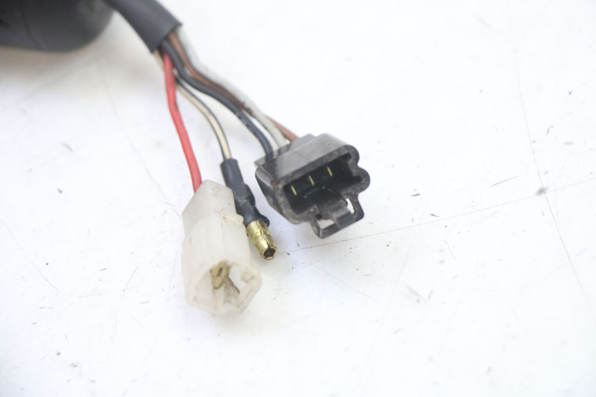 photo de COUPE CONTACT MBK BOOSTER NEXT GENERATION 50 (1995 - 1998) - Points de fixation