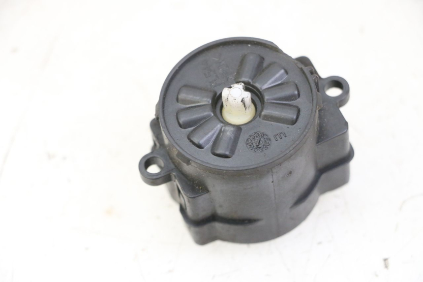 photo de COUPE CONTACT GILERA NEXUS 300 (2008 - 2013) - Détail de la pièce