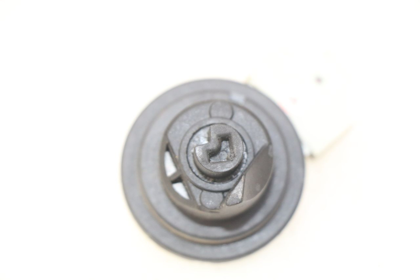 photo de COUPE CONTACT PIAGGIO LIBERTY IGET 4T 50 (2015 - 2020) - Autre angle de vue