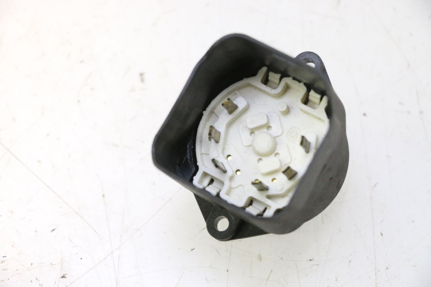 photo de COUPE CONTACT PIAGGIO MP3 500 (2011 - 2015) - Autre angle de vue