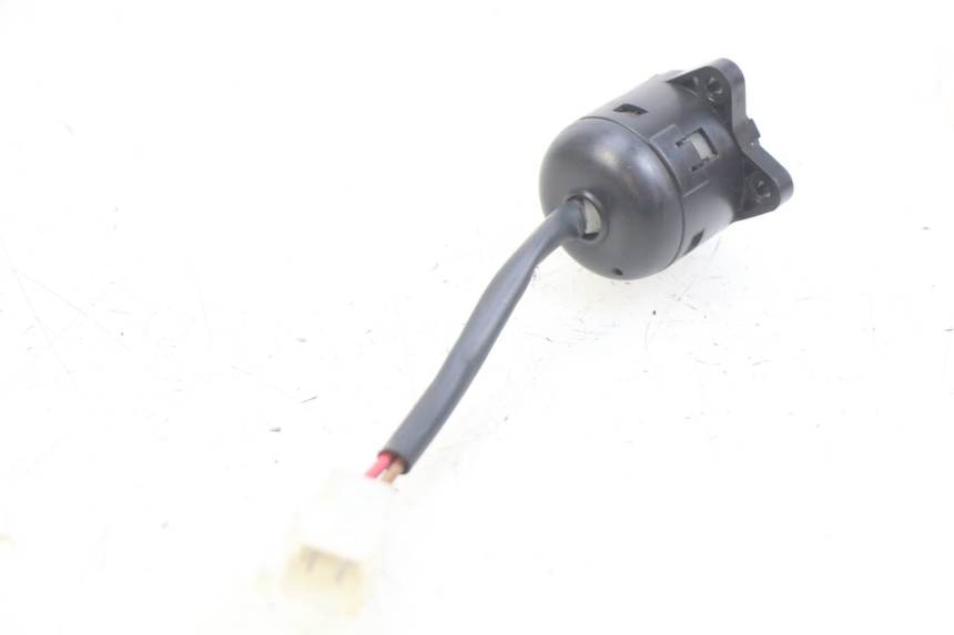 photo de COUPE CONTACT MBK OVETTO 2T 50 (2007 - 2017) - Zoom état d’usage