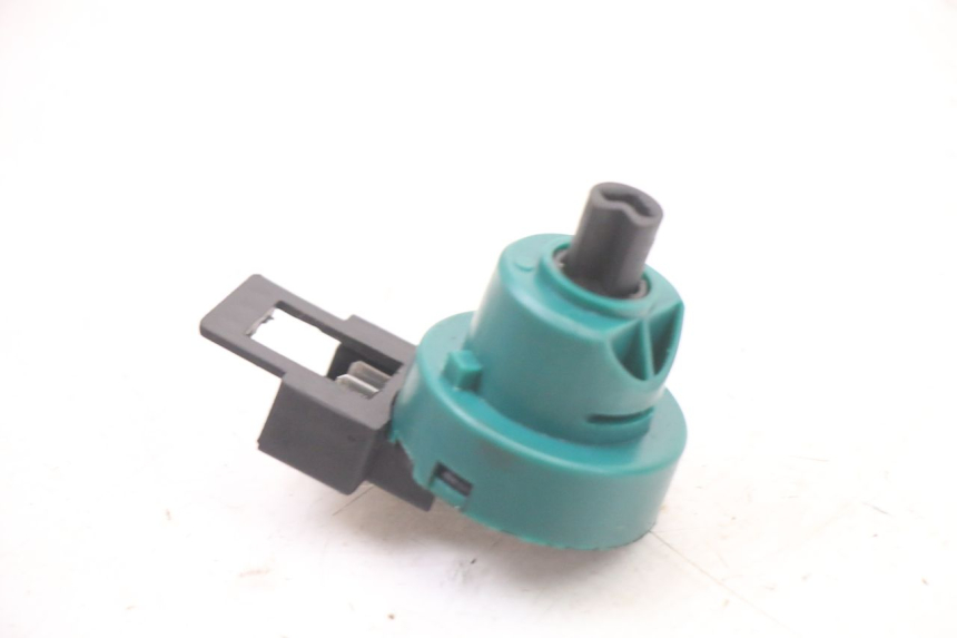 photo de COUPE CONTACT PIAGGIO NRG POWER PUREJET 50 (2018 - 2021) - Zoom état d’usage